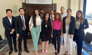 Estudiantes de la Universidad Católica visitan sede judicial de CDE
