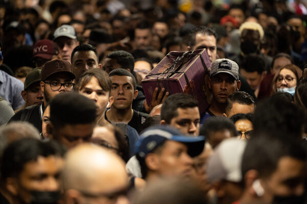 Huelga en el metro de Sao Paulo provoca atascos y largas filas de pasajeros - MarketData