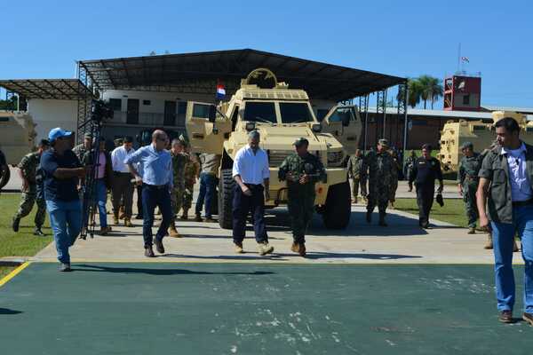 Gobierno entrega vehículos blindados para hacer frente a grupos criminales en el norte