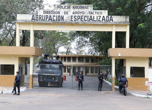Siguen sacando reclusos de la Agrupación Especializada | 1000 Noticias