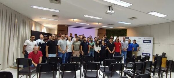 NGO capacitó a sus profesionales con expertos internacionales - Empresariales - ABC Color