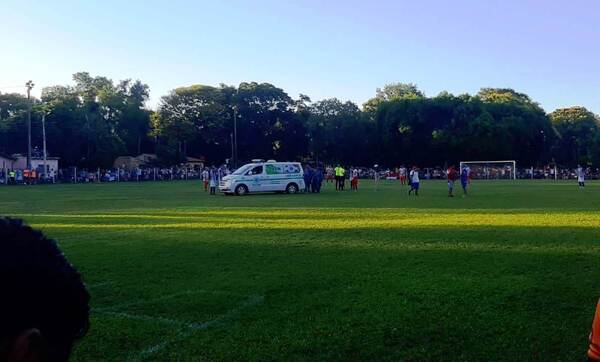 Un jugador de la Liga Luqueña sufrió grave lesión en la cabeza •