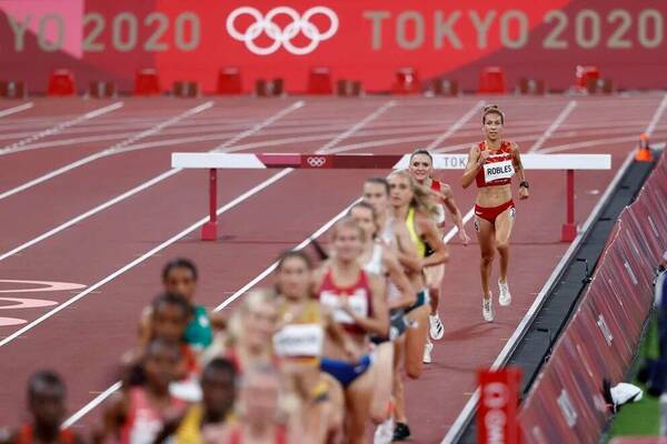 Atletismo: Prohiben a los transexuales participar en competencias de mujeres