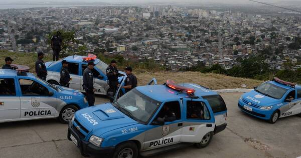 La Nación / Policía irrumpe en una favela y deja 11 muertos
