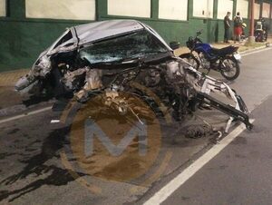 Dos personas ilesas tras accidente de tránsito en Asunción · Radio Monumental 1080 AM