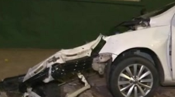 Grave accidente en Mariscal López: El vehículo quedó destruido - C9N