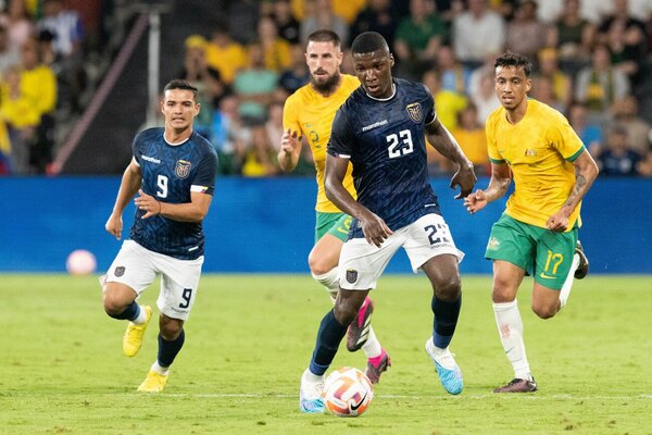 Versus / Ecuador cae ante Australia en el debut del español Félix Sánchez como DT