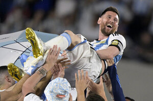 Versus / Messi llegó al gol 800 de su carrera en la fiesta de los campeones del mundo con Argentina