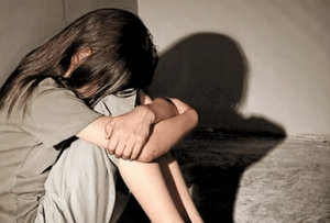 Niña, víctima de abuso y contagiada con sífilis y VPH, está delicada - Noticiero Paraguay
