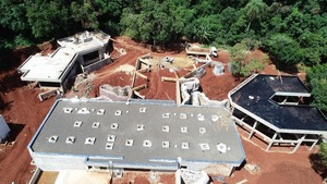 Avanza construcción de nueva zona de exhibición de fauna en Itaipu - La Clave
