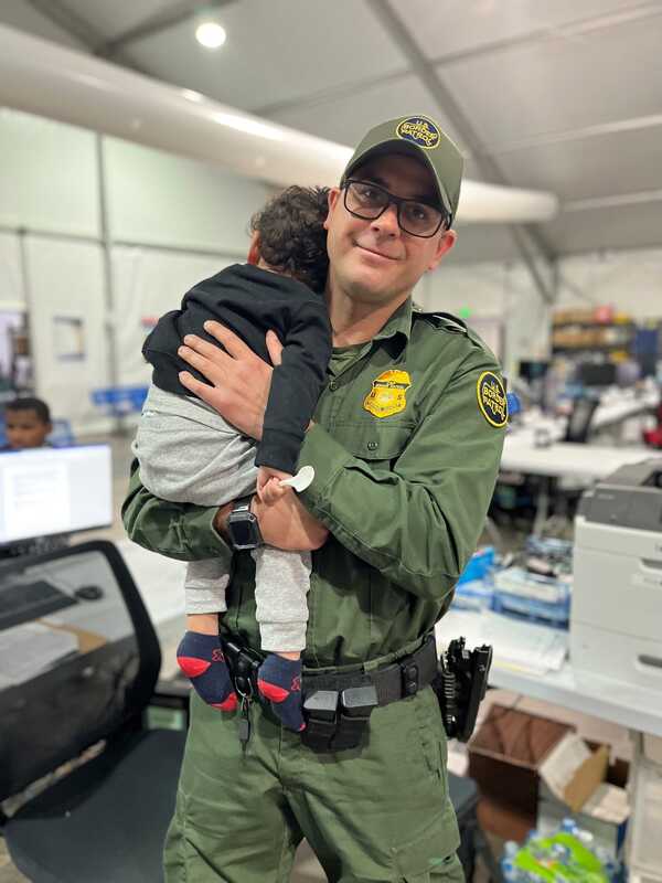 Rescatan a niño abandonado en la frontera de México con EE.UU. - C9N