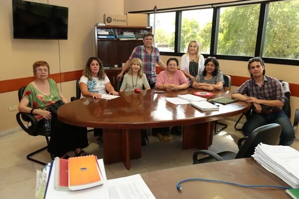 Celebran media sanción al proyecto de Ley del Libro y del Fomento de la Lectura - Literatura - ABC Color