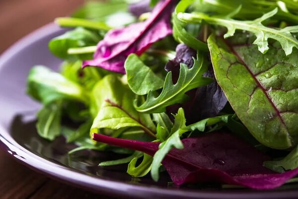 Siempre es un buen momento para una ensalada verde con ingredientes especiales - Gastronomía - ABC Color