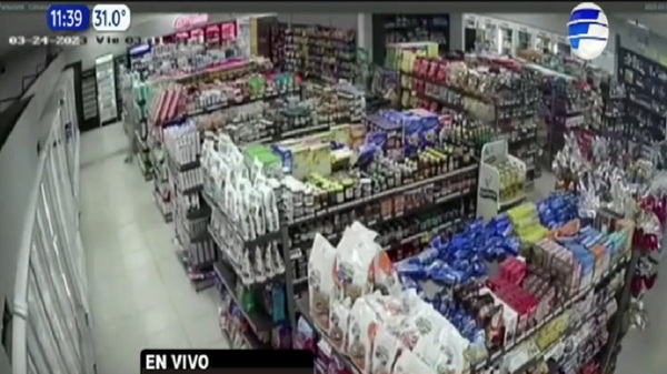 Un minimercado fue atacado por delincuentes - Noticias Paraguay