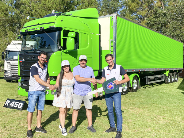 Colibrí S.A. entregó camiones Scania a Trans-Cristian'i, Lucery Logistica y NEUPAR