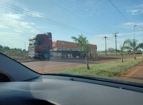 Delincuentes sup. clonaron camión de un itapuense para estafar a transportadora