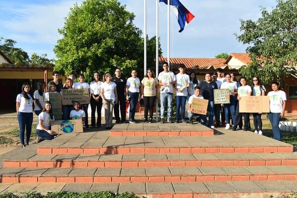 Estudiantes realizan jornadas ambientales en Ayolas - Nacionales - ABC Color