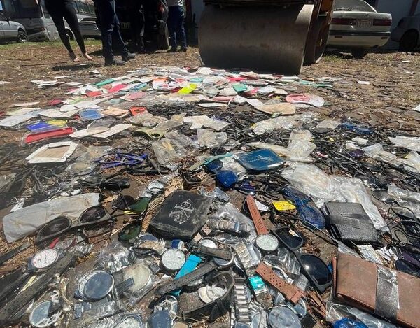 Destruyen lote de mercaderías falsificadas