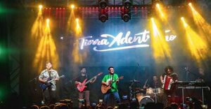 Diario HOY | Tierra Adentro y Grupo Kove en el Teatro del BCP