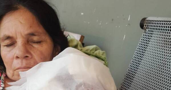 La Nación / Mujer con tumor viene de Caazapá y ruega un lugar en el Incan