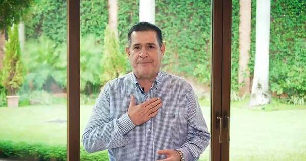 La Nación / “Me despido para no arriesgar el sustento de ninguna familia”, señaló Horacio Cartes