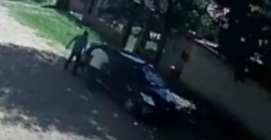 Video: ladrones trepan la muralla y desvalijan una casa en Luque - Policiales - ABC Color