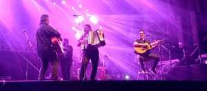 Emotiva serenata a Encarnación por sus 408 años