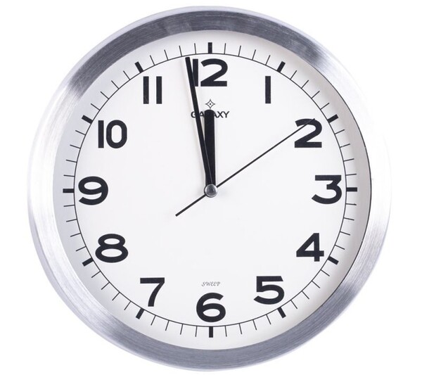 Los relojes se atrasan una hora a las 24:00 de este sábado - La Tribuna