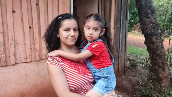 Humilde mujer pide ayuda de la ciudadanía para viajar a Buenos Aires y salvar la vida de su hija