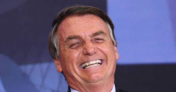 La Nación / Bolsonaro regresará el 30 de marzo a Brasil