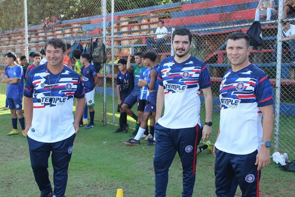 Versus / Cristhian Ovelar asume como entrenador en Cerro de Franco