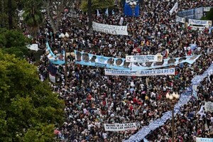 Diario HOY | Argentinos marcharon para decir "Nunca más" a una dictadura