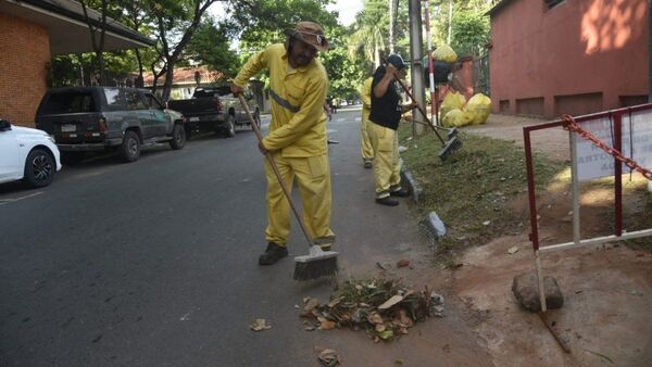 Segunda jornada de minga en ambiental en barrio de Asunción