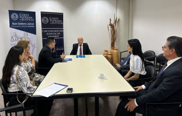 Presidente de la CSJ se reunió con profesionales del Derecho de Amambay