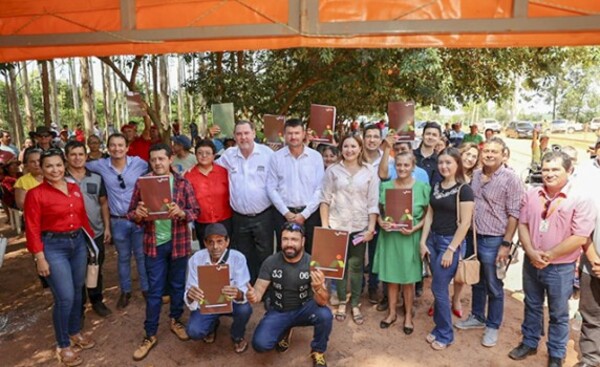 El Indert entregó títulos e inauguró sistema de agua potable en Tavapy