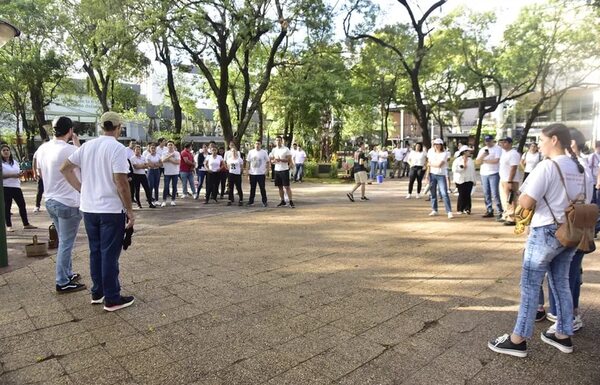 Barrio Mariscal impulsó una exitosa minga con decenas de voluntarios - Nacionales - ABC Color