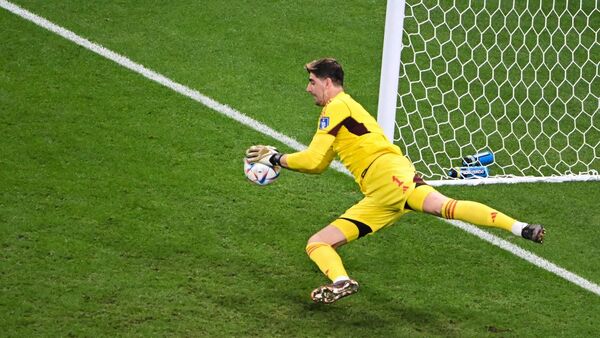 Courtois abandona concentración de Bélgica