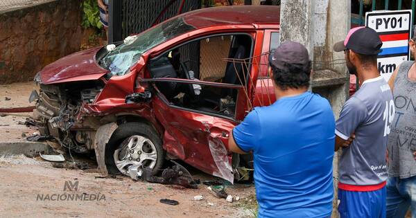 La Nación / Conductor de plataforma falleció en fatal accidente sobre Acceso Sur