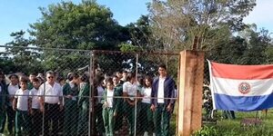 Tras acuerdo con autoridades, padres y alumnos levantan toma de colegio de San Pedro