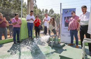 INDERT entregó títulos e Inauguró sistema de agua en Tavapy, Alto Paraná