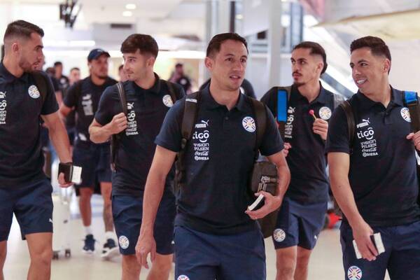 Amistoso fecha FIFA: Plantel albirrojo ya está en Santiago de Chile