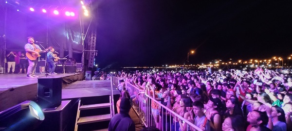 Multitudinario festival por los 408° aniversario de Encarnación