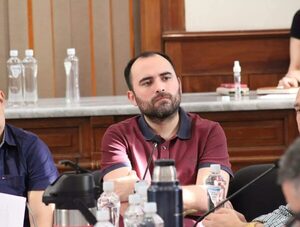 Buscan someter a juicio político al "significativamente corrupto" Jorge Bogarín · Radio Monumental 1080 AM