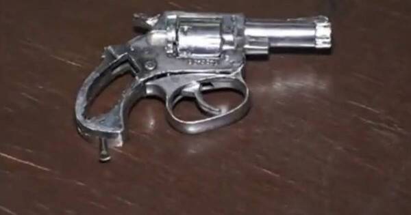 La Nación / Supuesto motochorro fue embestido por su víctima y quedó detenido
