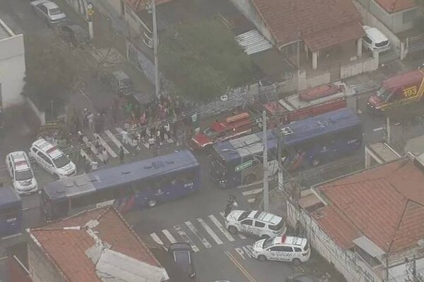 Profesora es apuñalada hasta la muerte por estudiante en Brasil