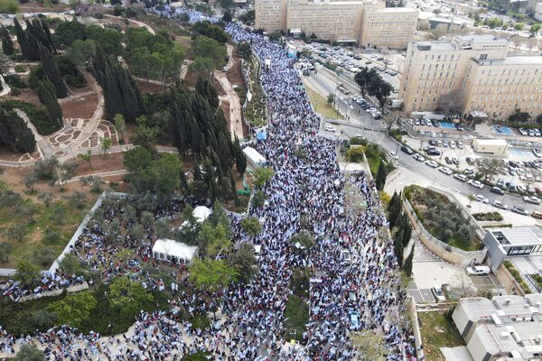 Crecen las protestas contra la reforma judicial que impulsa Netanyahu en Israel - .::Agencia IP::.