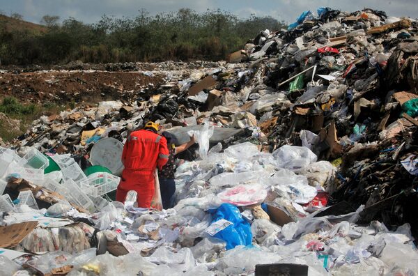 El Gobierno asume el control de un vertedero considerado desastre ambiental en Panamá - MarketData