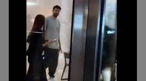 [VIDEO] Lo que una fan de Shakira le gritó a Piqué ¡en su cara!