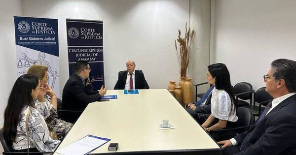 La Nación / Presidente de la Corte se reunió con abogados