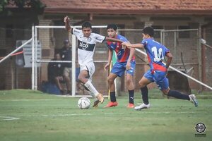 Sub 14: Olimpia y Libertad quedaron en la cima - Fútbol - ABC Color